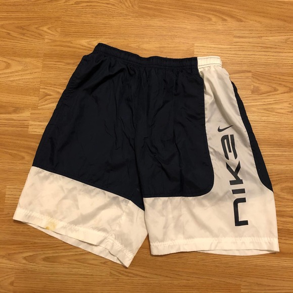 Gray Tag Nike Vintage Shorts Sz L - Picture 1 of 4